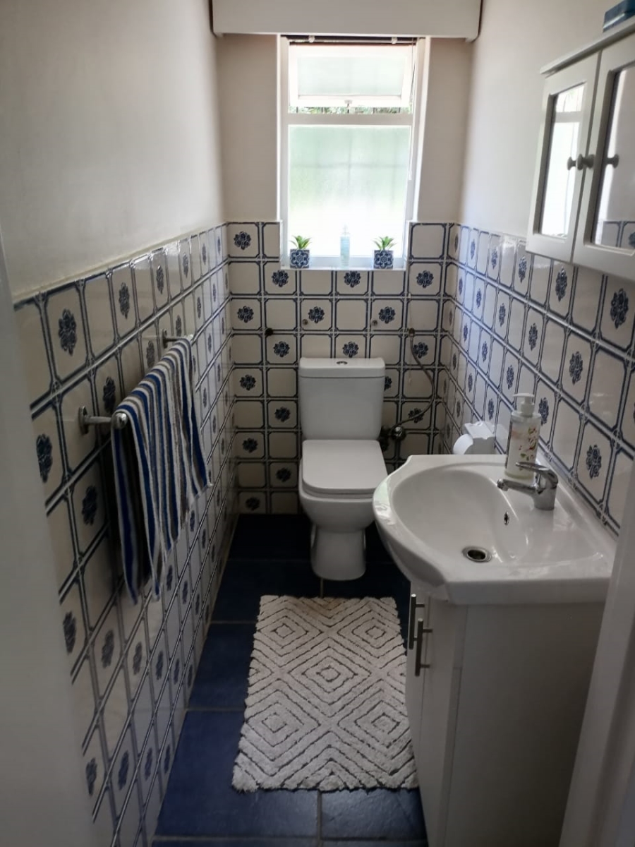 To Let 4 Bedroom Property for Rent in Heldervue Western Cape